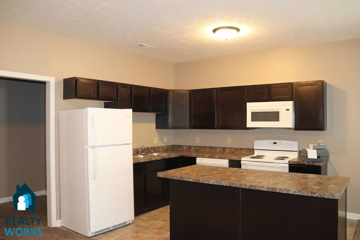 Apartment for rent at 805 Charleston St, Lincoln, NE 68508