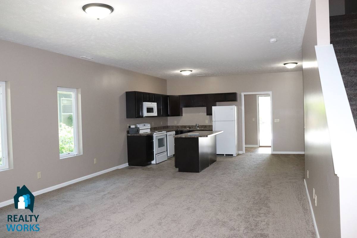 Apartment for rent at 805 Charleston St, Lincoln, NE 68508