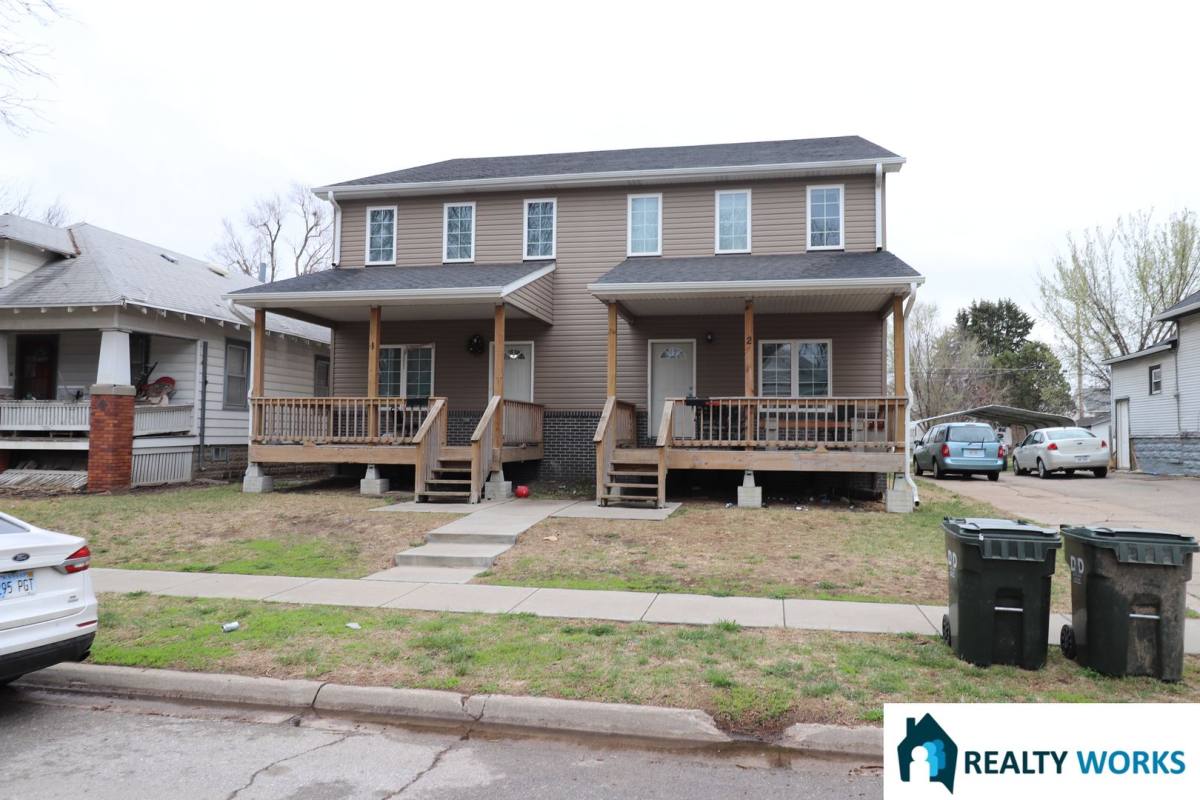 Apartment for rent at 805 Charleston St, Lincoln, NE 68508