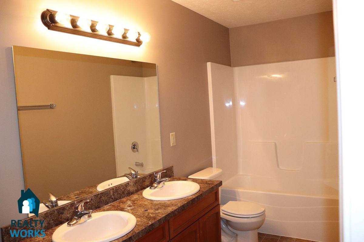 Apartment for rent at 805 Charleston St, Lincoln, NE 68508