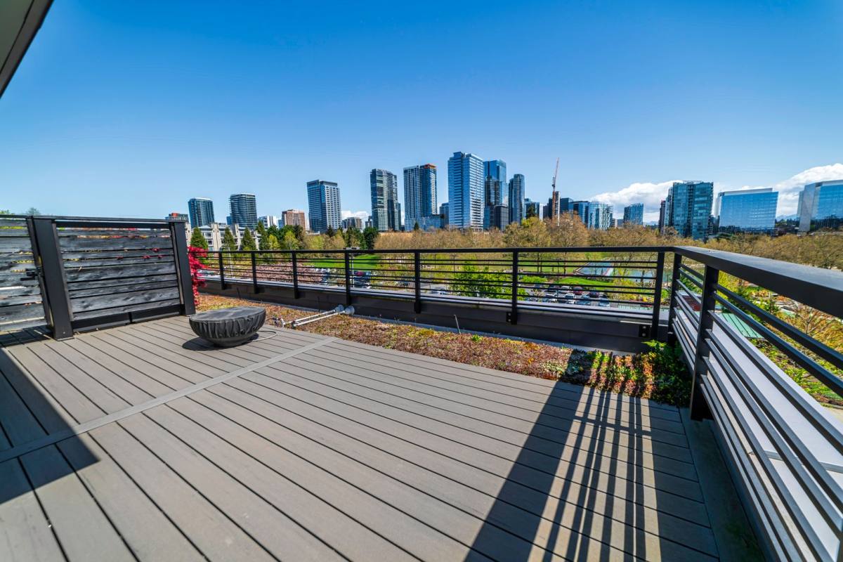 Townhouse for rent at 175 100th Ave NE, Bellevue, WA 98004