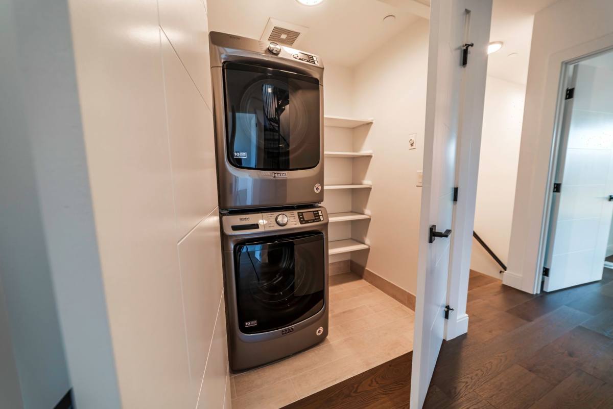 Townhouse for rent at 175 100th Ave NE, Bellevue, WA 98004