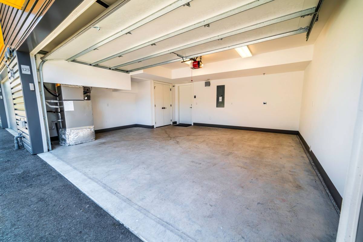 Townhouse for rent at 175 100th Ave NE, Bellevue, WA 98004