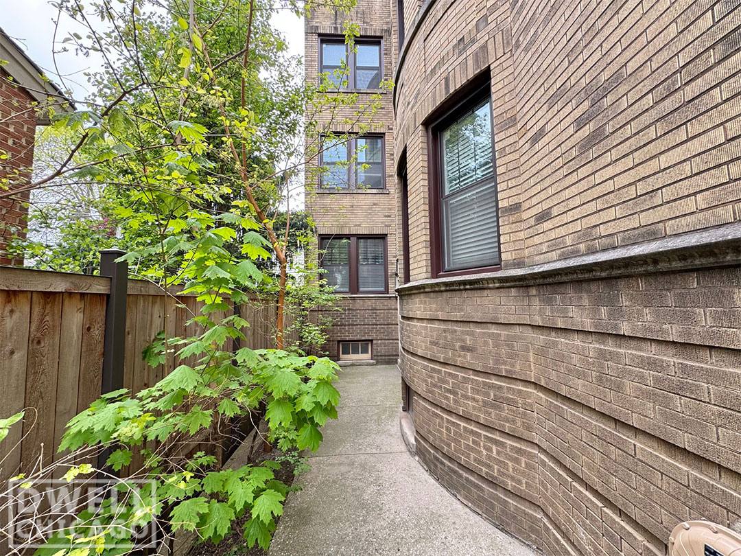 Apartment for rent at 2131 W Giddings St #1B, Chicago, IL 60625