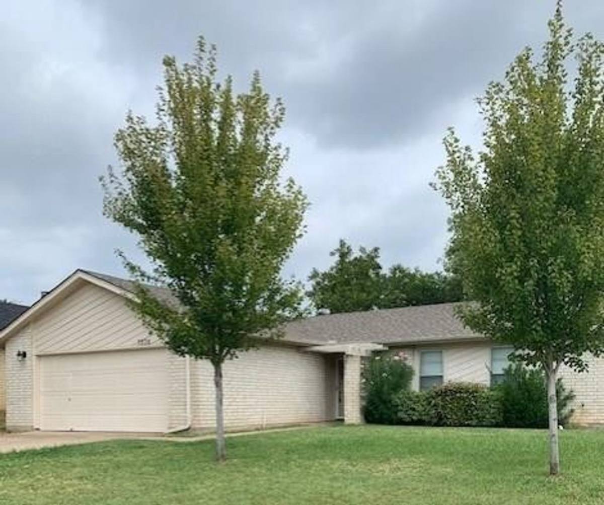House for rent at 7208 Southridge Trail, Fort Worth, TX 76133
