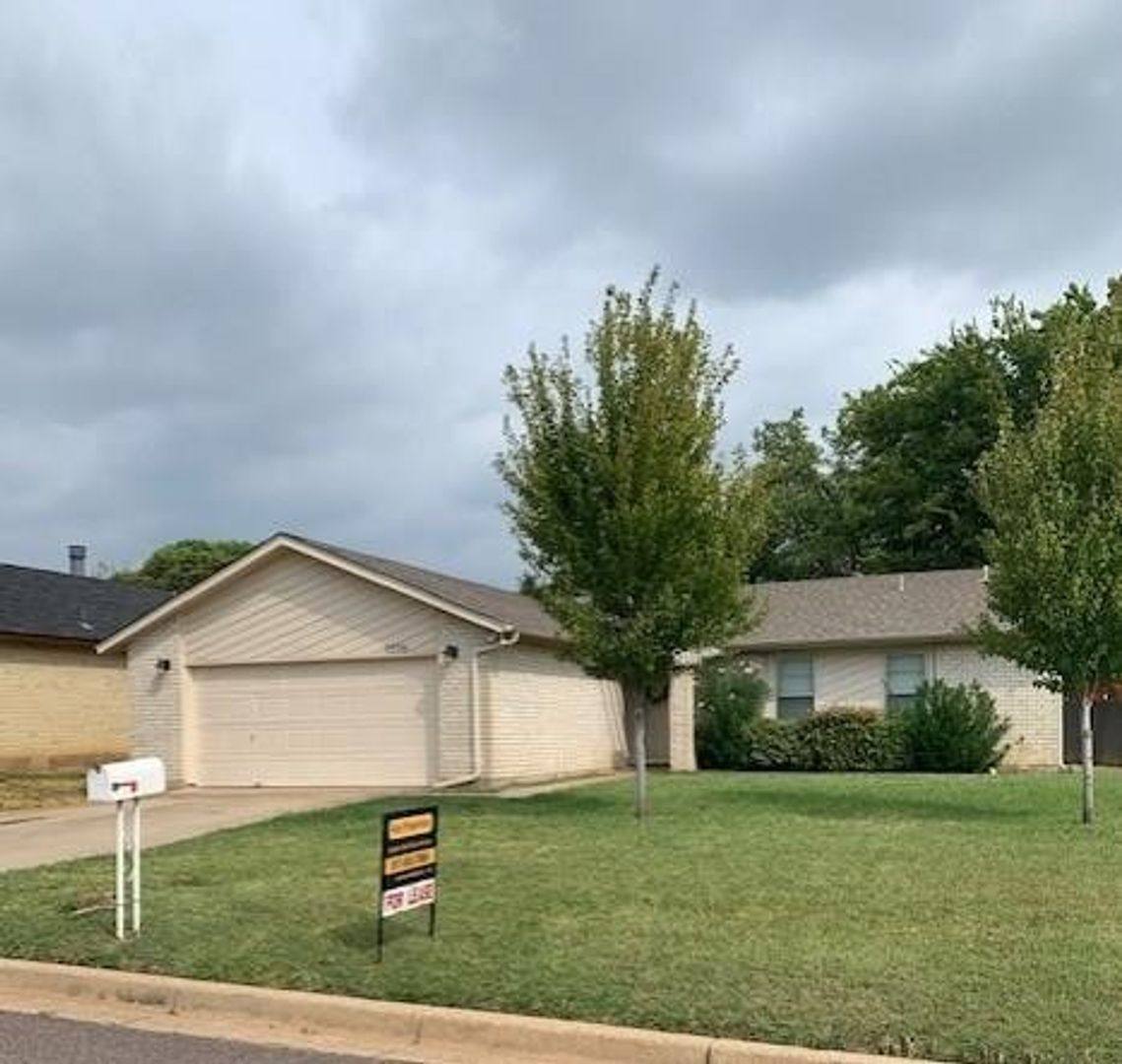 House for rent at 7208 Southridge Trail, Fort Worth, TX 76133