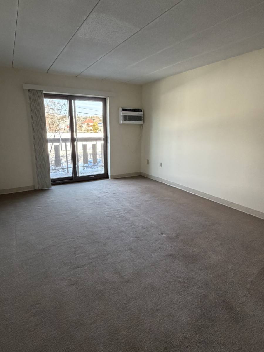 Apartment for rent at 980 Main St, Woburn, MA 01801