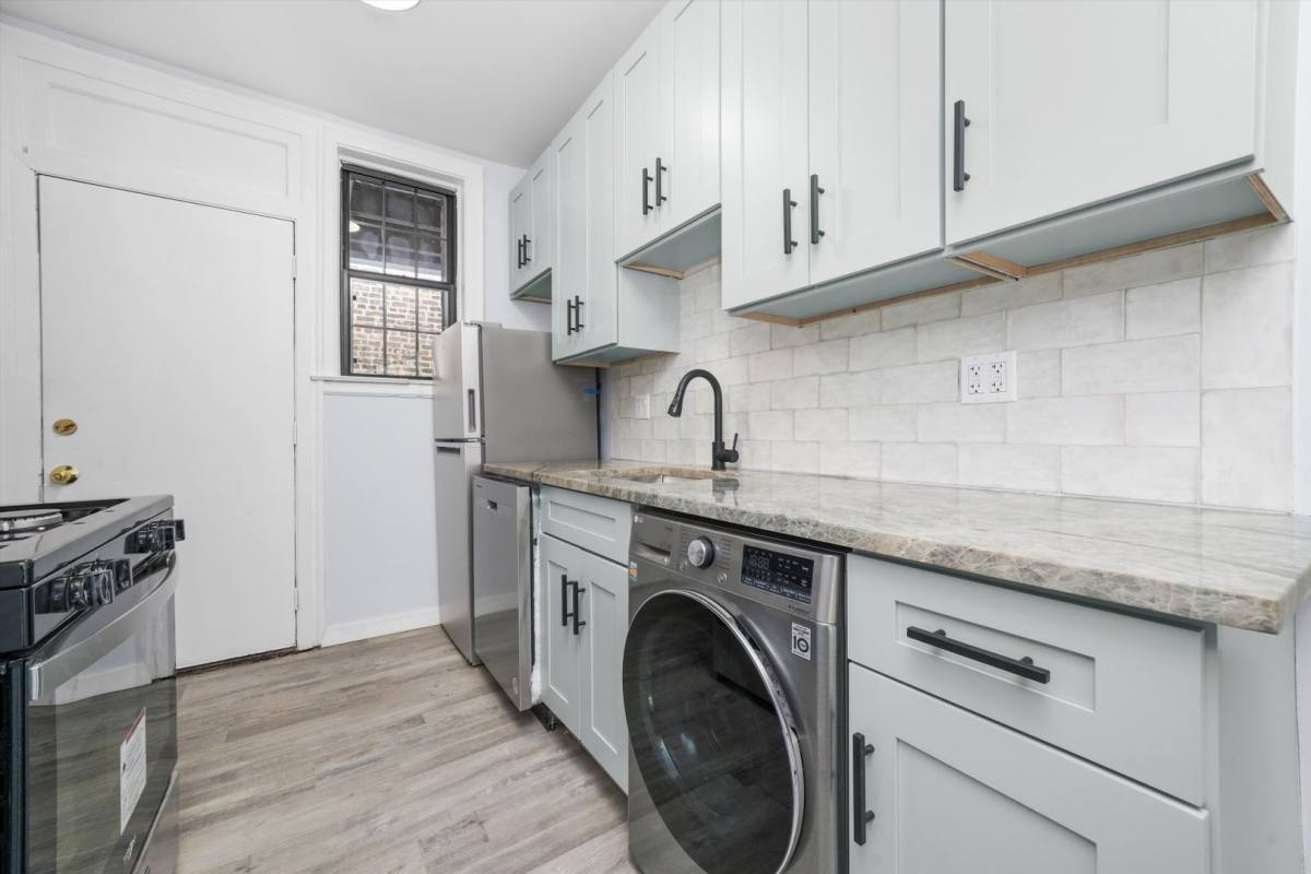 Apartment for rent at 6128 S Ingleside Ave #1W, Chicago, IL 60637