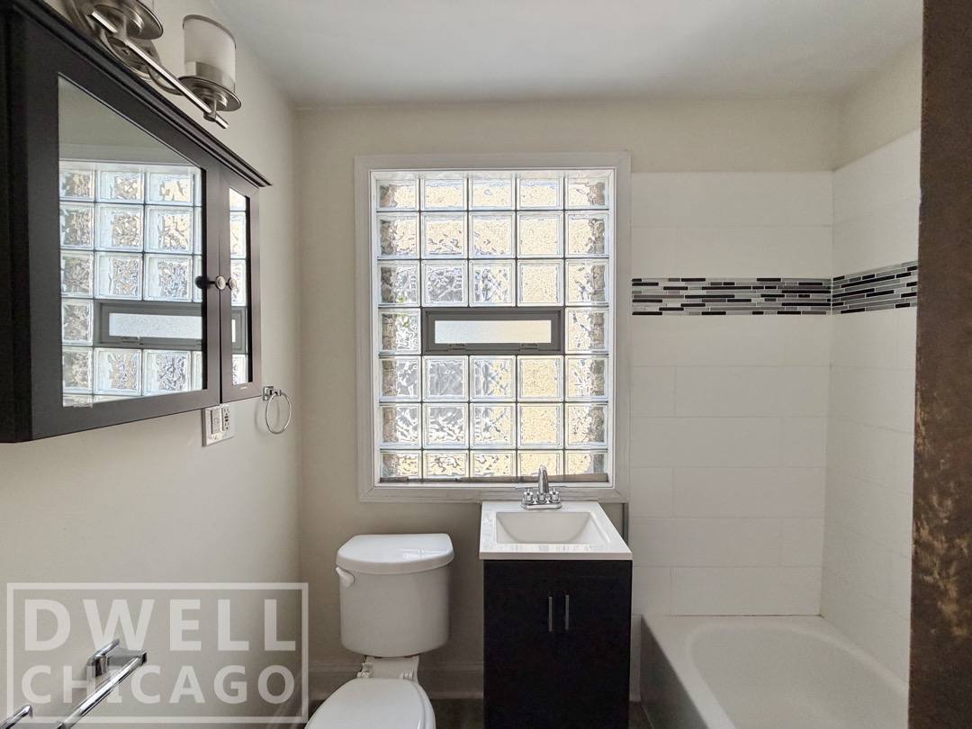 Apartment for rent at 731 Elm St, Winnetka, IL 60093