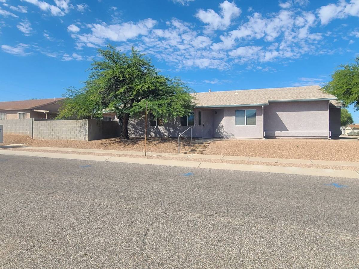 House for rent at 8896 E Apple Tree Dr, Tucson, AZ 85730