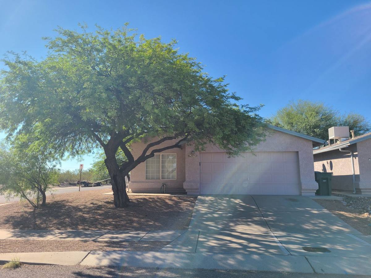 House for rent at 8896 E Apple Tree Dr, Tucson, AZ 85730