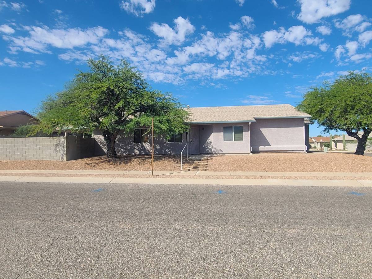 House for rent at 8896 E Apple Tree Dr, Tucson, AZ 85730