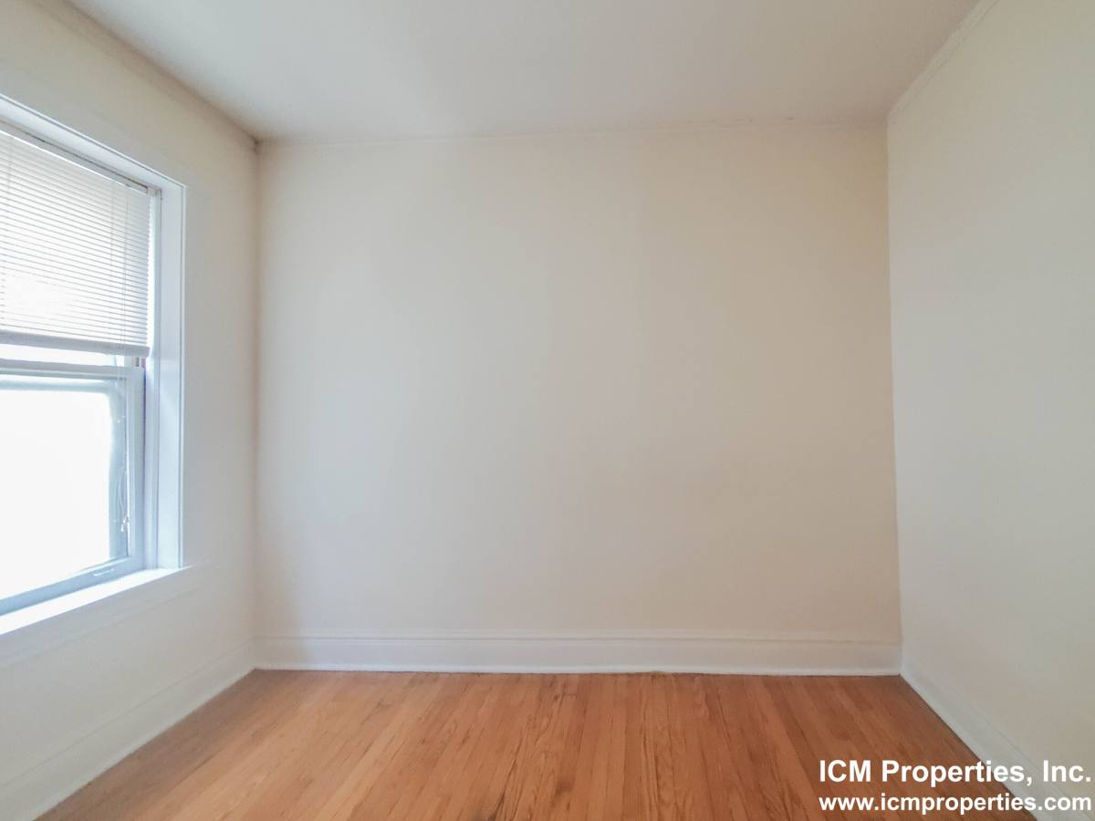 Apartment for rent at 5045 N Damen Ave #2E, Chicago, IL 60625