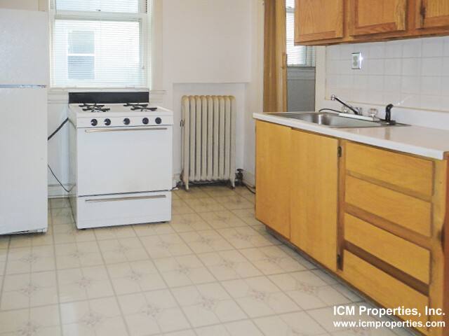 Apartment for rent at 5045 N Damen Ave #2E, Chicago, IL 60625