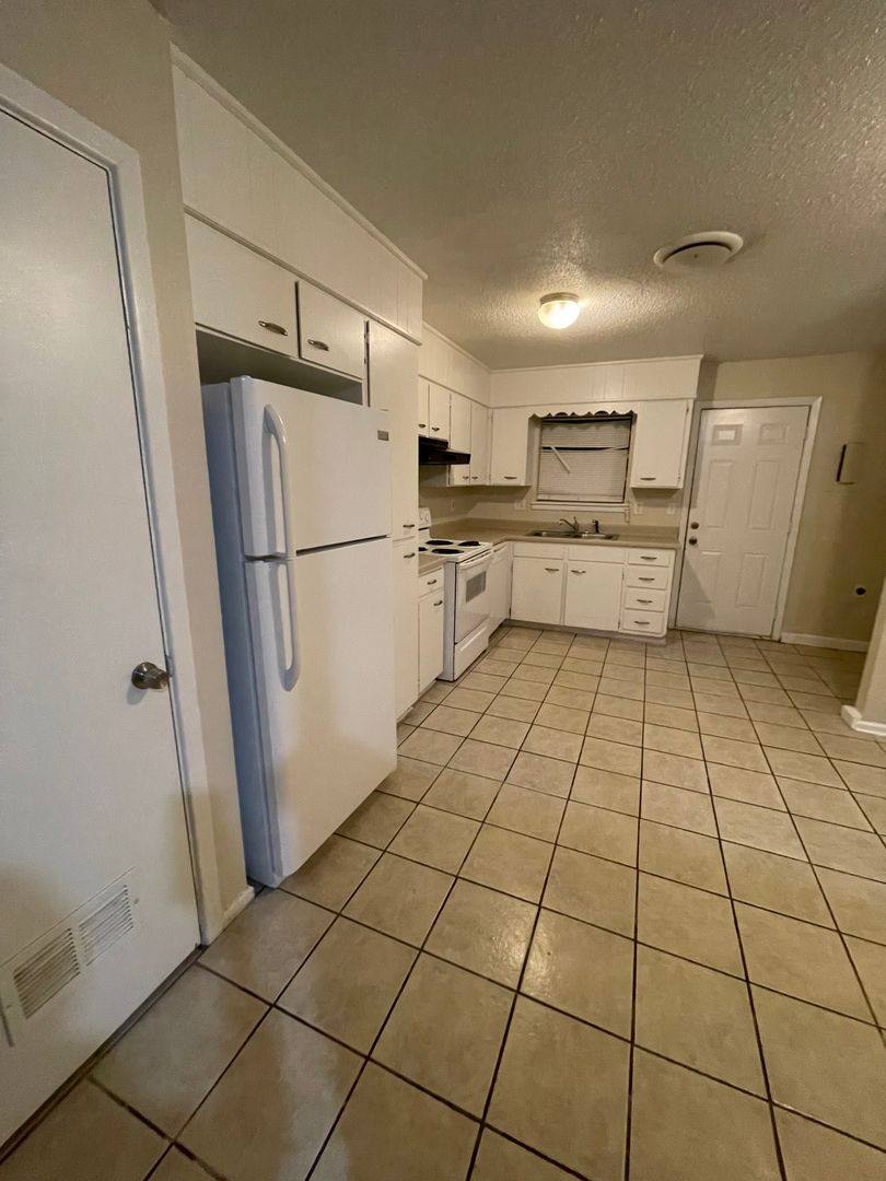 House for rent at 600 E Sunset Dr, Hobbs, NM 88240