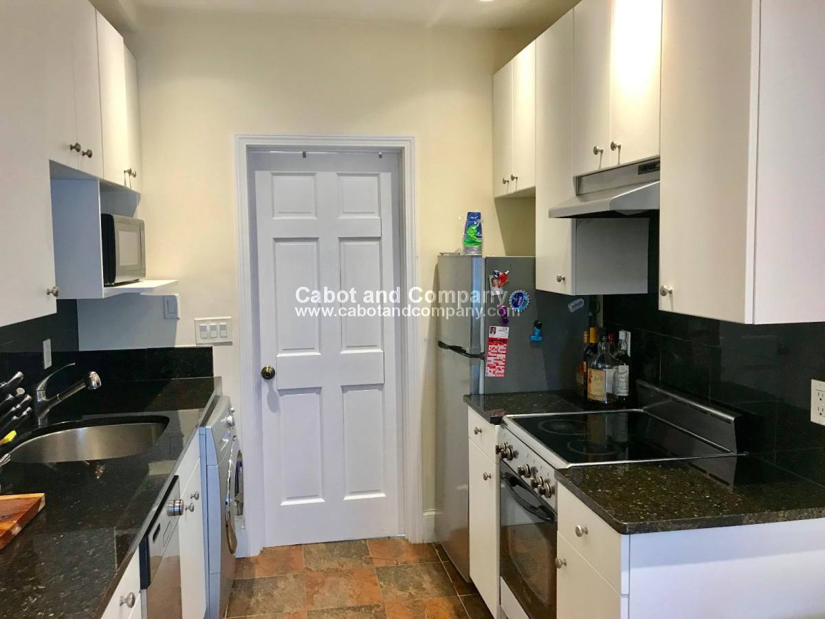 Apartment for rent at 76 Commonwealth Ave #12, Boston, MA 02116
