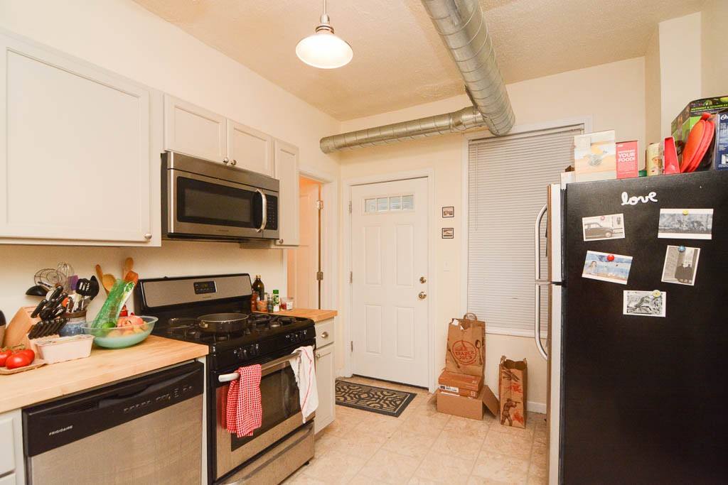 Apartment for rent at 3520 Lincoln #4, Chicago, IL 60657