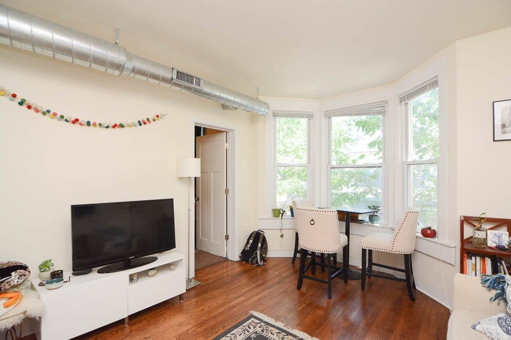 Apartment for rent at 3520 Lincoln #4, Chicago, IL 60657