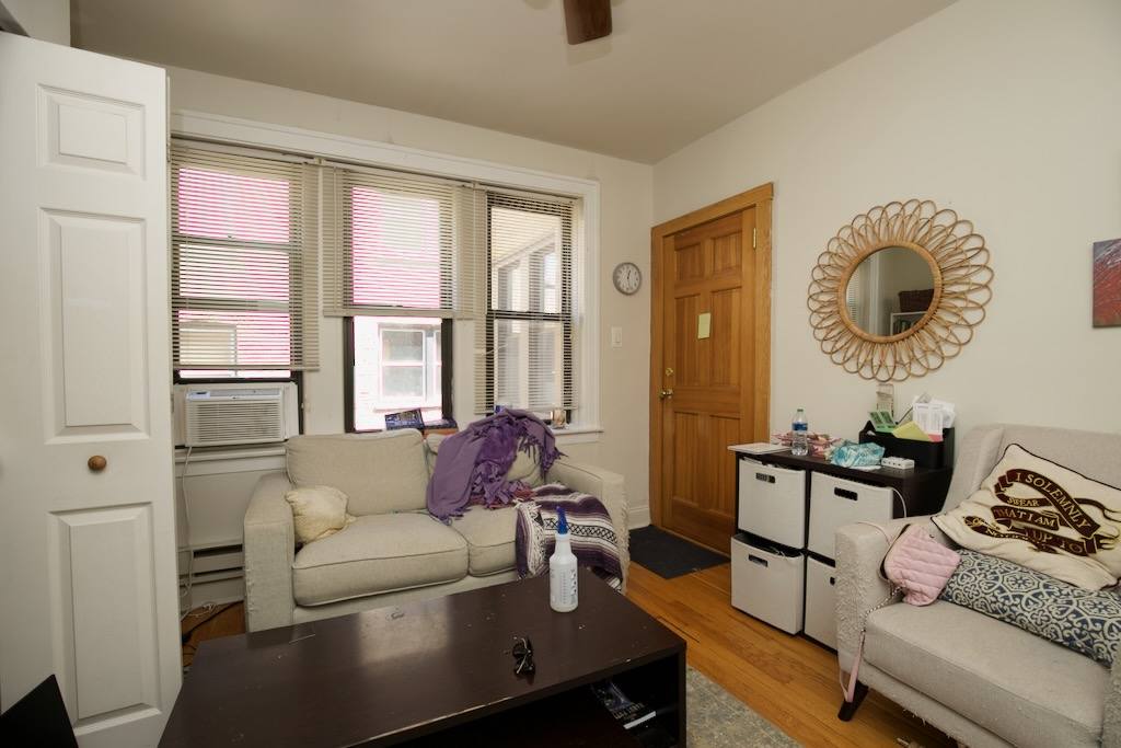 Apartment for rent at 837 Cornelia #N4, Chicago, IL 60657