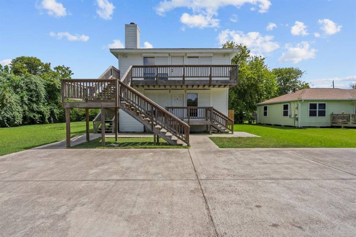 Apartment for rent at 7316 Overton St, Hitchcock, TX 77563