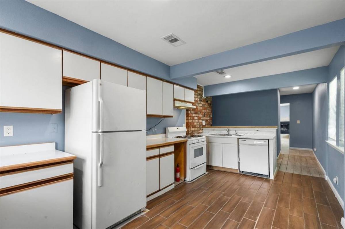 Apartment for rent at 7316 Overton St, Hitchcock, TX 77563