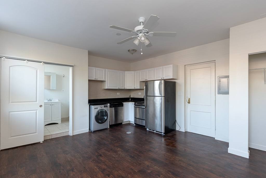 Apartment for rent at 3345 Marshfield #D301, Chicago, IL 60657
