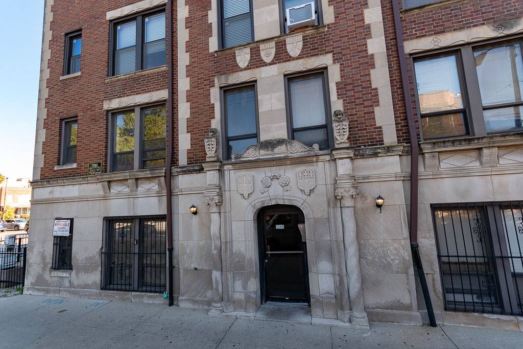 Apartment for rent at 3345 Marshfield #D301, Chicago, IL 60657