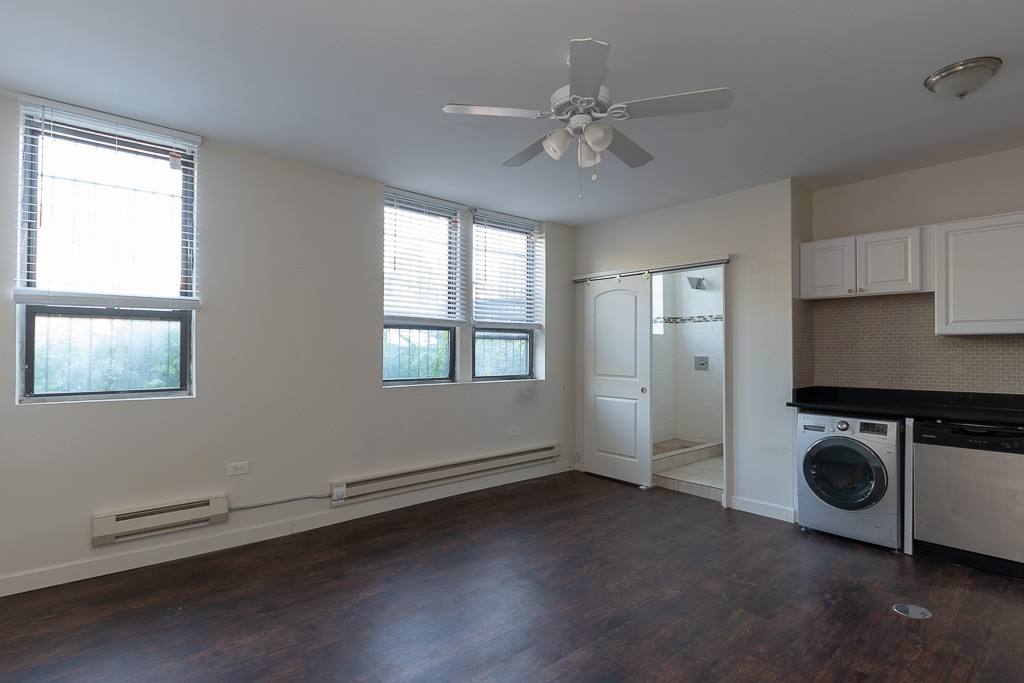 Apartment for rent at 3345 Marshfield #D301, Chicago, IL 60657