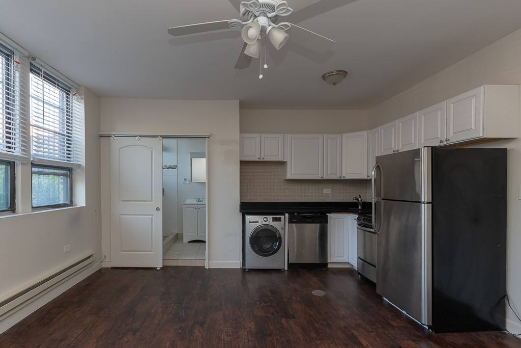 Apartment for rent at 3345 Marshfield #D301, Chicago, IL 60657