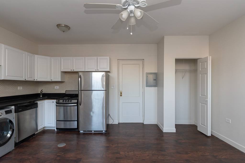 Apartment for rent at 3345 Marshfield #D301, Chicago, IL 60657