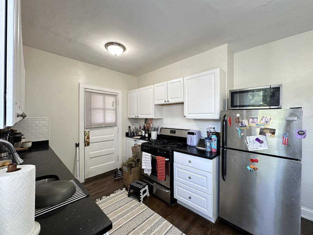 Apartment for rent at 38195 N Greenview #W5, Chicago, IL 60613