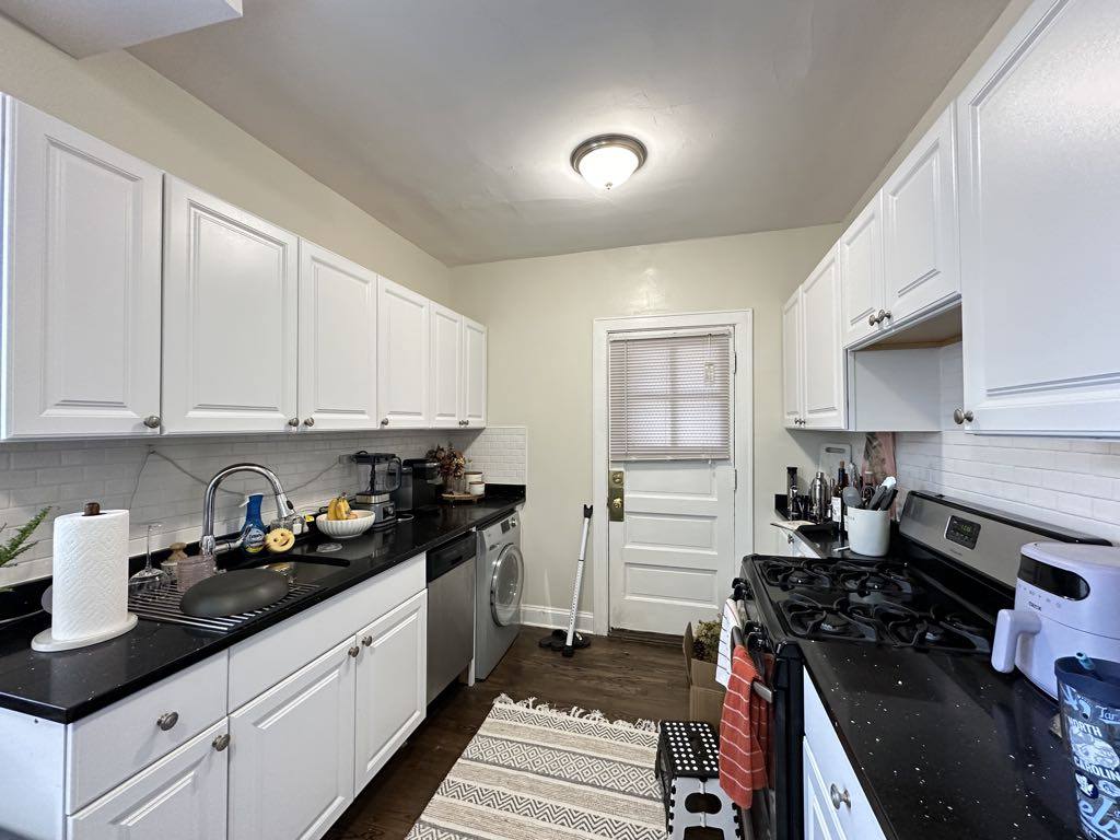 Apartment for rent at 38195 N Greenview #W5, Chicago, IL 60613