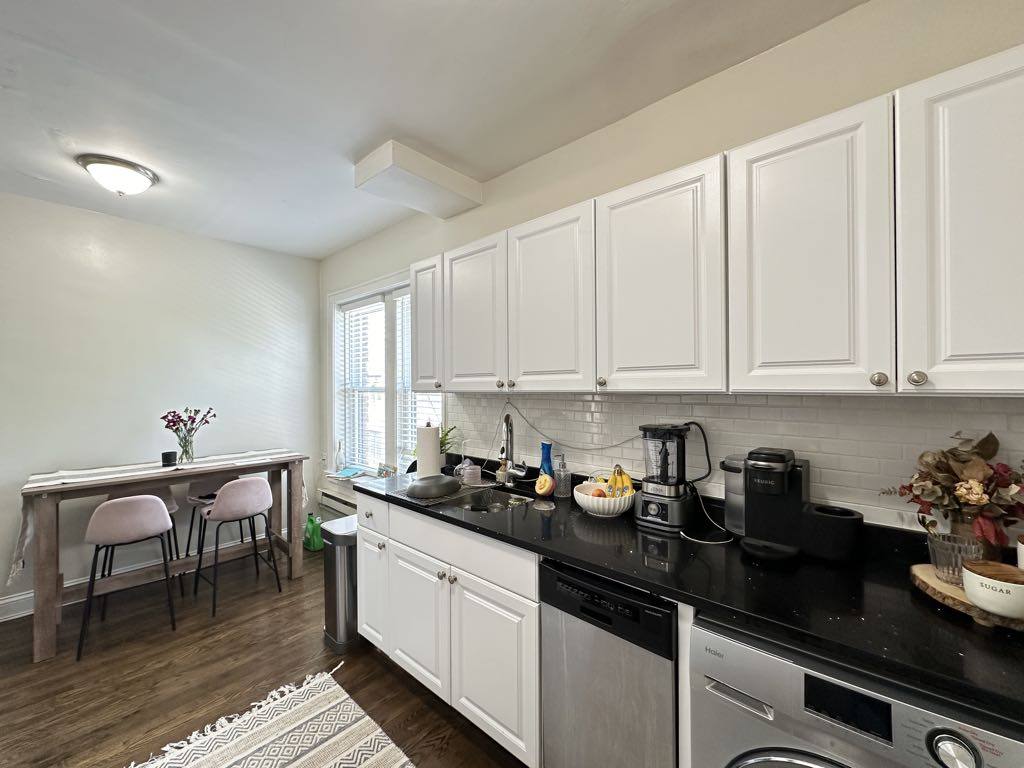 Apartment for rent at 38195 N Greenview #W5, Chicago, IL 60613