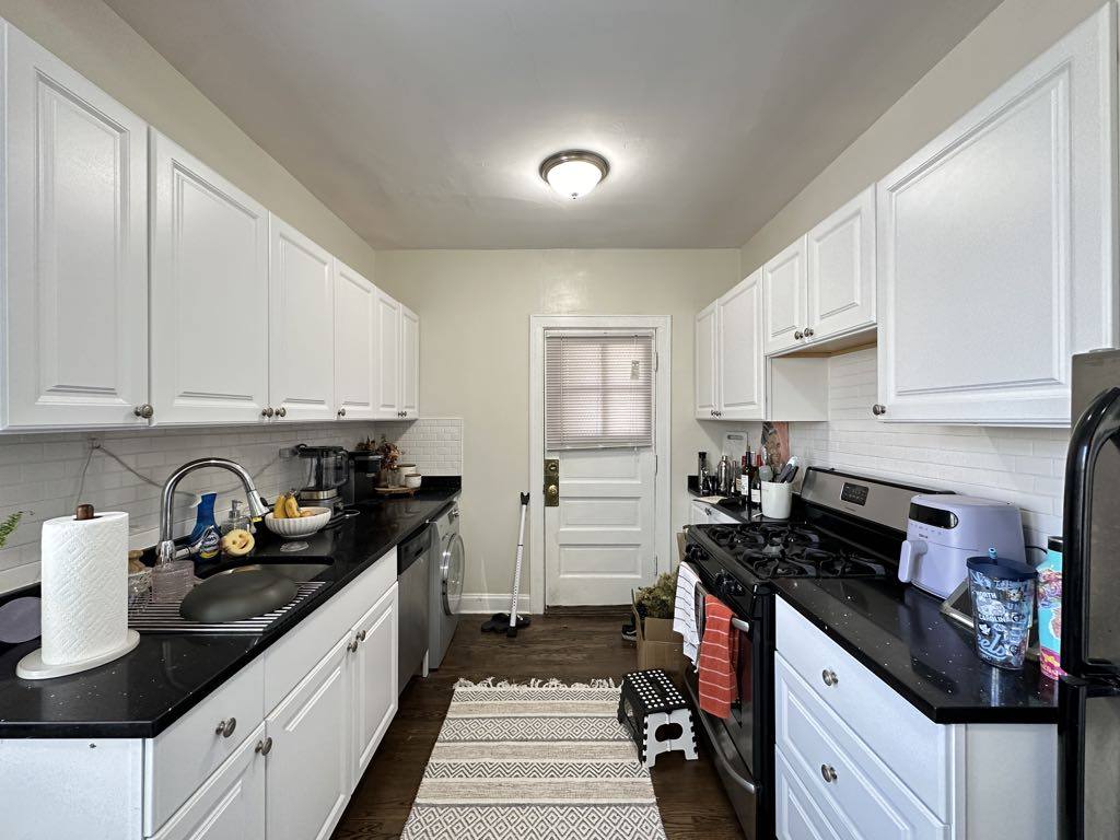 Apartment for rent at 38195 N Greenview #W5, Chicago, IL 60613