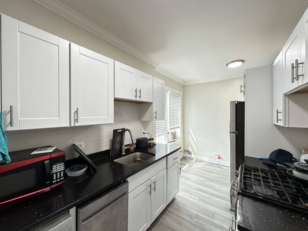Apartment for rent at 38175 N Greenview #W4, Chicago, IL 60613