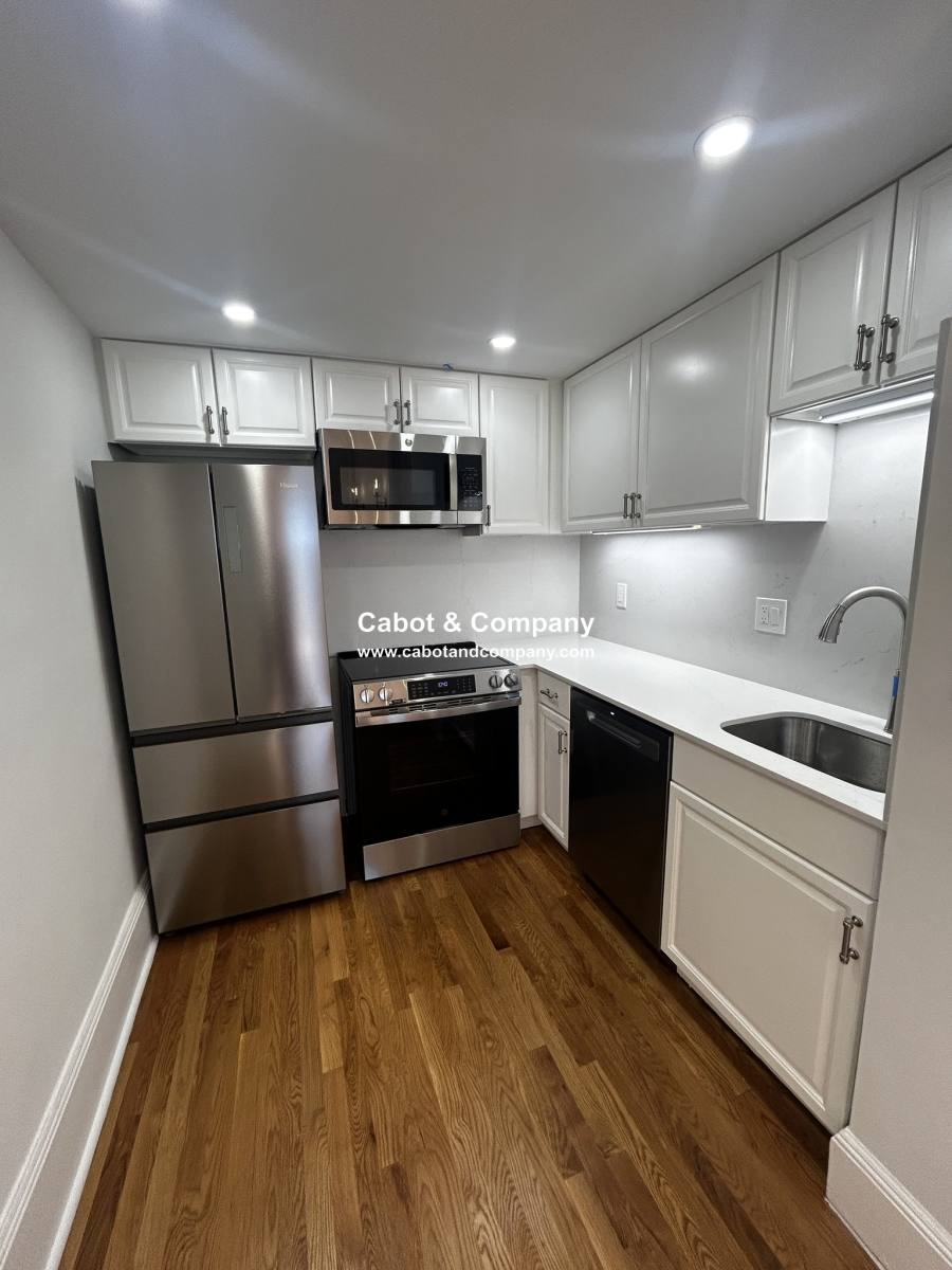 Apartment for rent at 231 Beacon St #1R, Boston, MA 02116