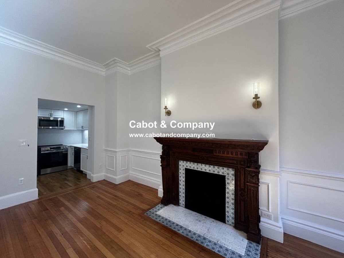 Apartment for rent at 231 Beacon St #1R, Boston, MA 02116