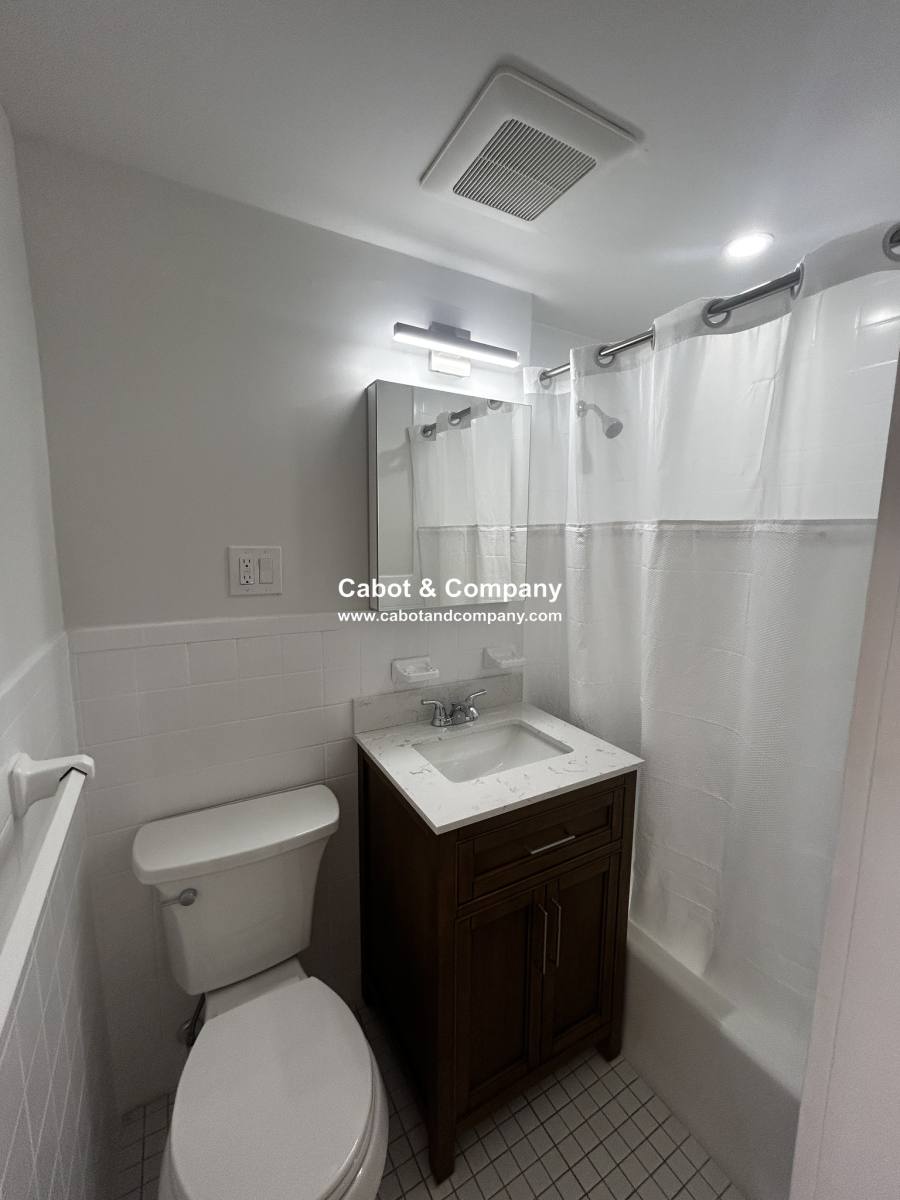 Apartment for rent at 231 Beacon St #1R, Boston, MA 02116