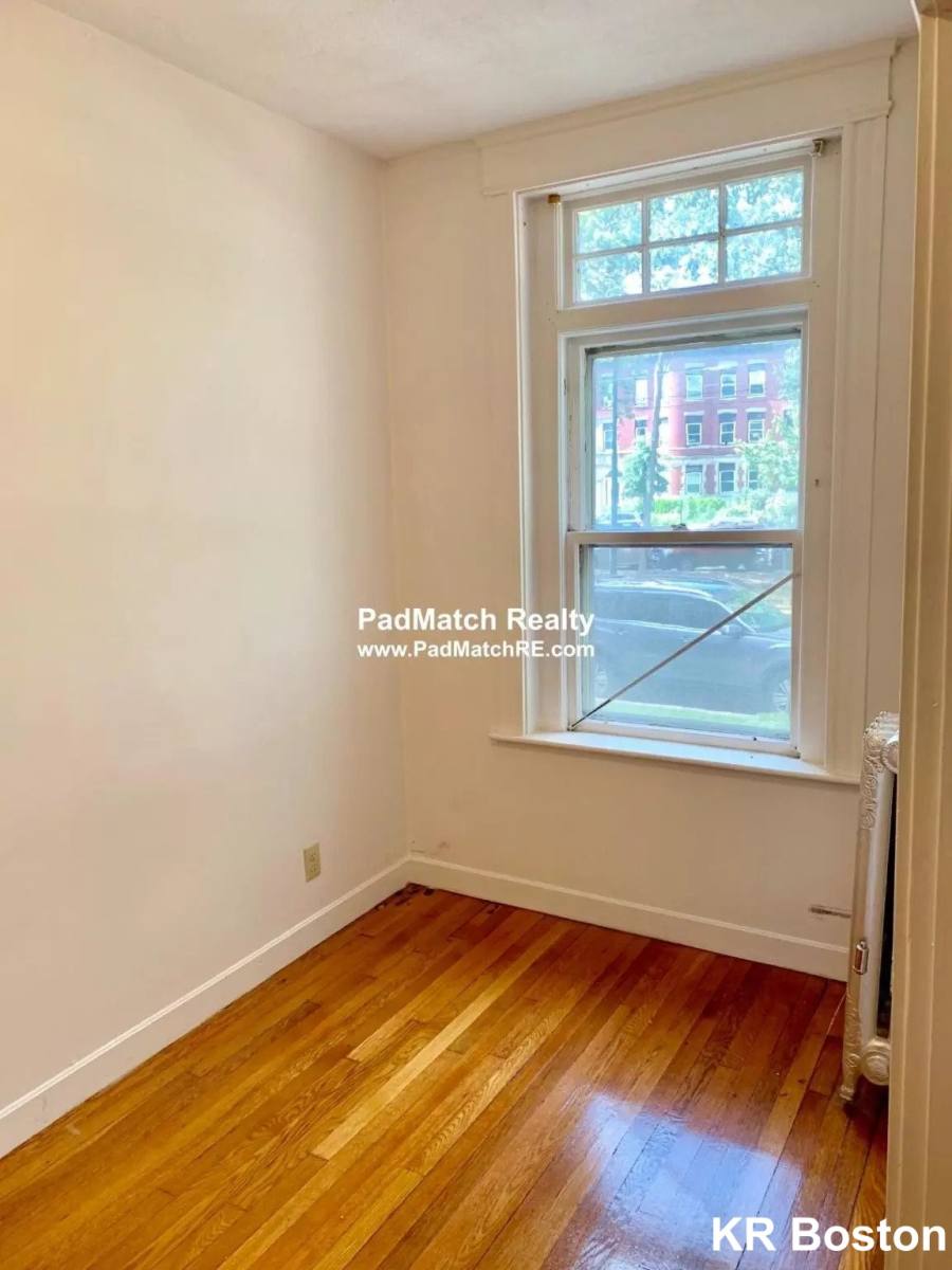 Apartment for rent at 1905 Beacon St #1F, Brookline, MA 02445