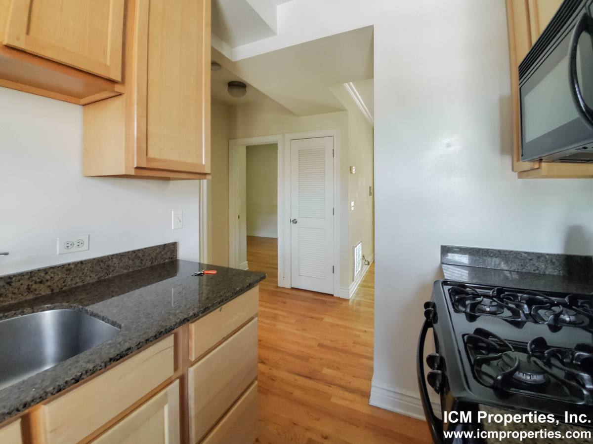 Apartment for rent at 1210 W Waveland #1210WAV2, Chicago, IL 60613