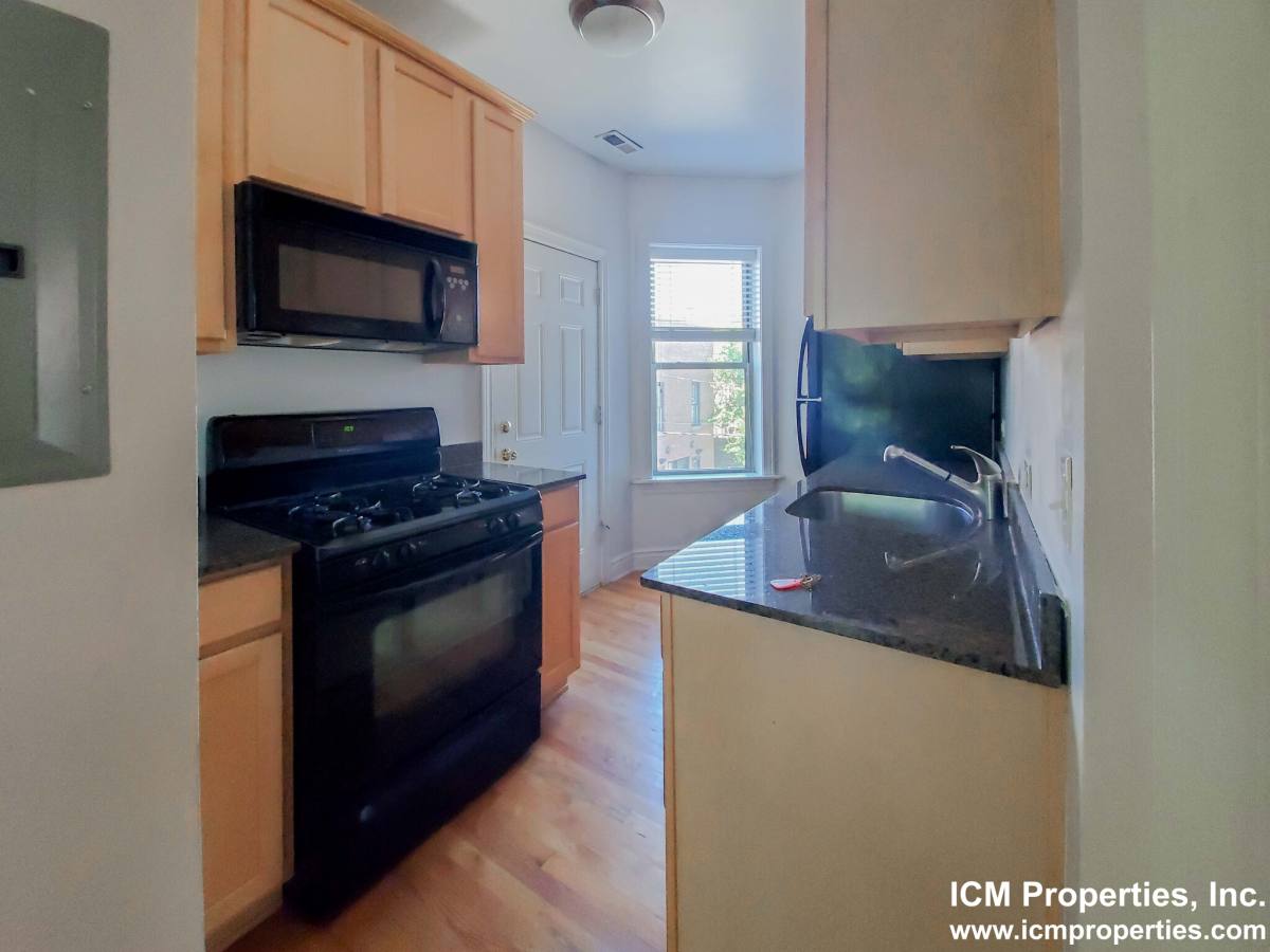 Apartment for rent at 1210 W Waveland #1210WAV2, Chicago, IL 60613