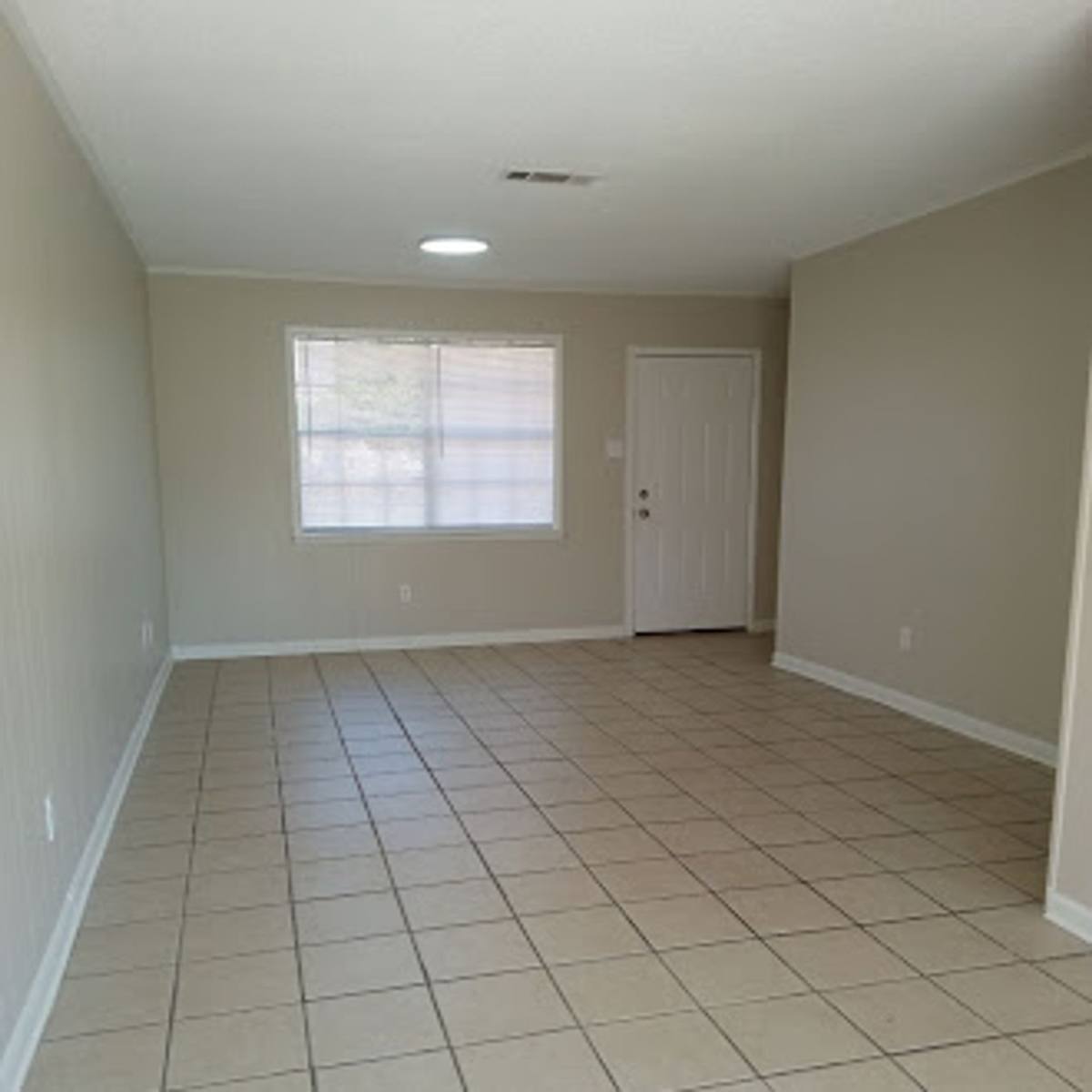 Apartment for rent at 425 Wilson Lane, Alexandria, LA 71303