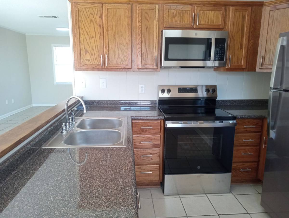 Apartment for rent at 425 Wilson Lane, Alexandria, LA 71303