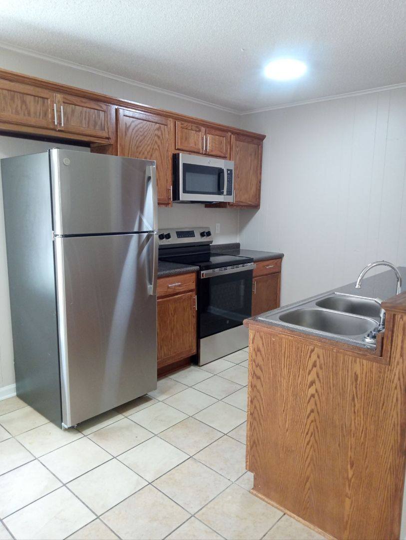 Apartment for rent at 425 Wilson Lane, Alexandria, LA 71303