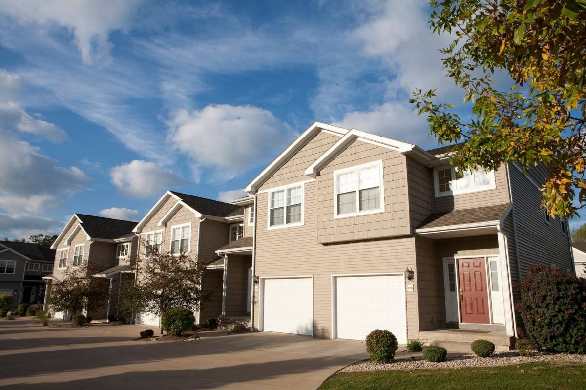 Apartment for rent at 810 W Trailcreek Dr, Peoria, IL 61614