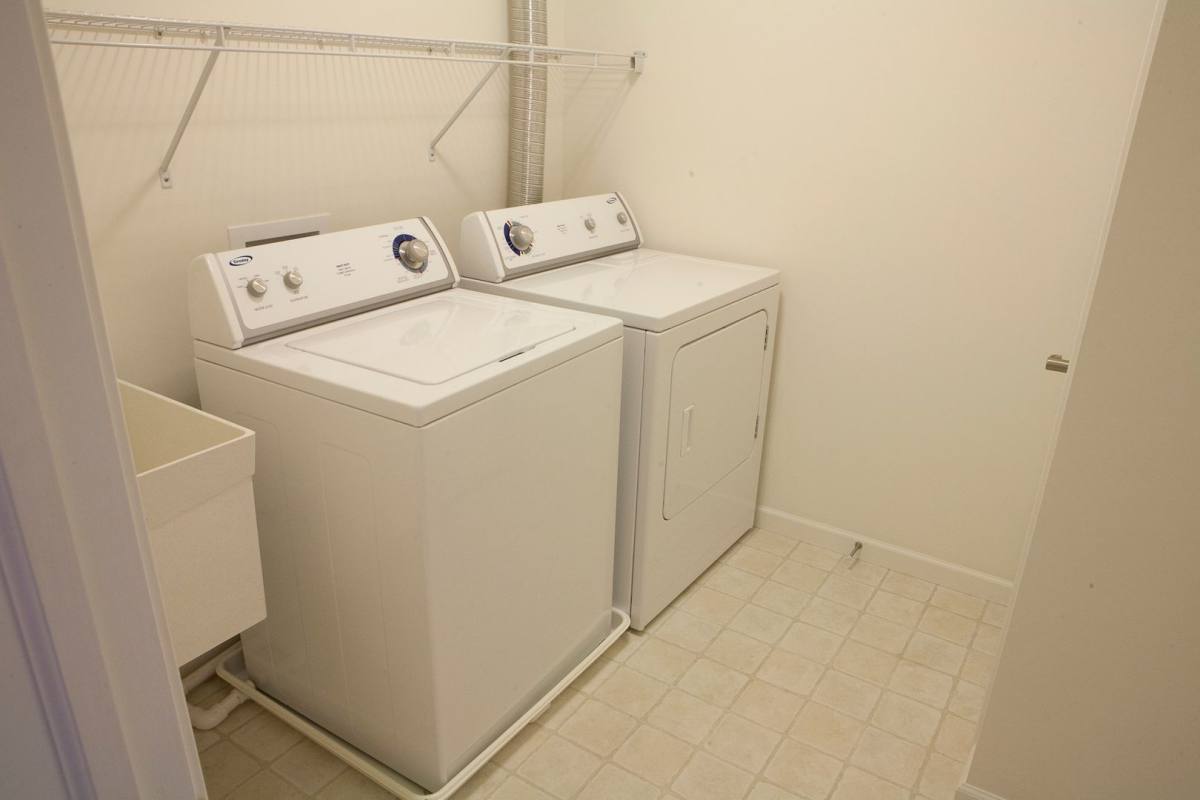 Apartment for rent at 810 W Trailcreek Dr, Peoria, IL 61614