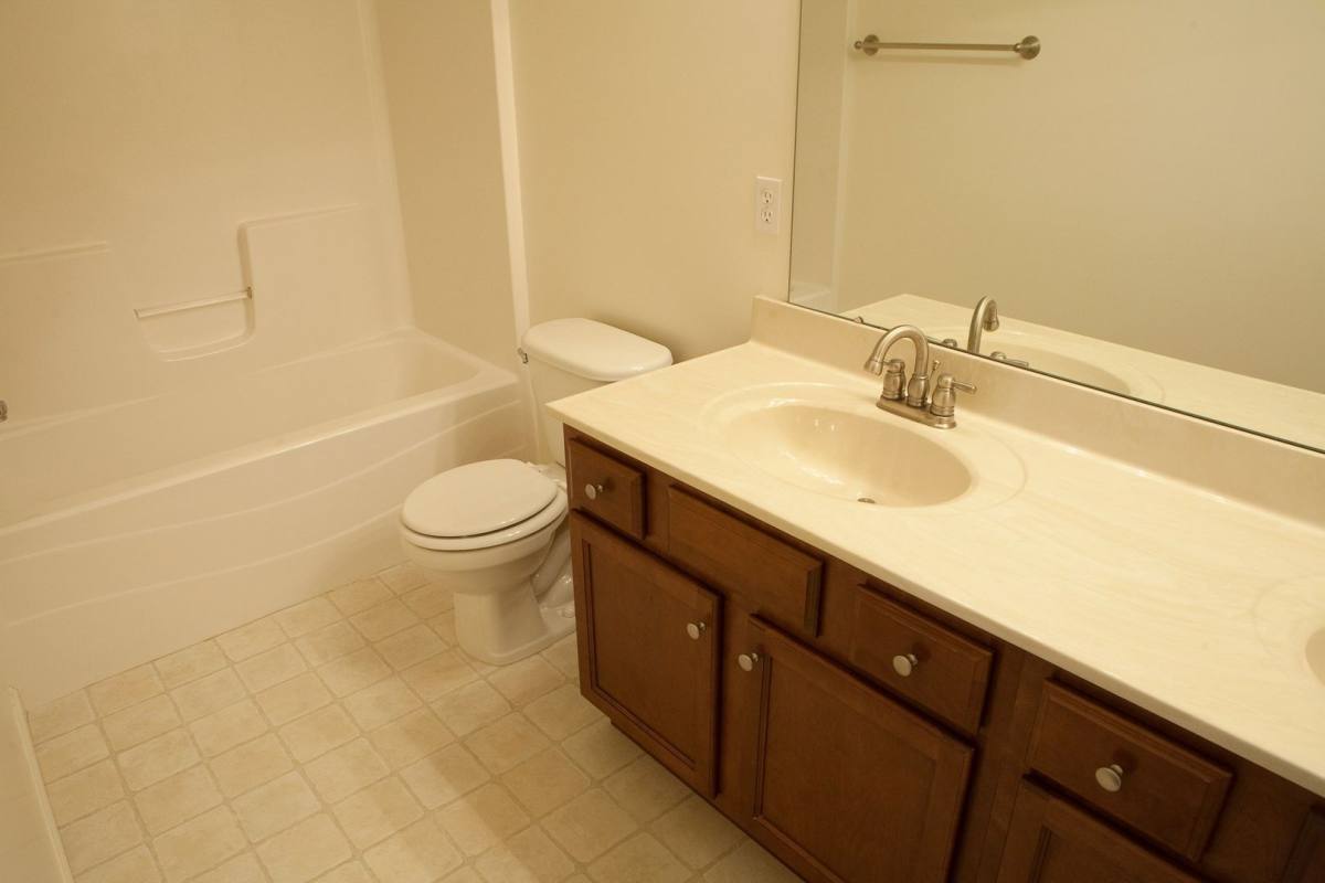 Apartment for rent at 810 W Trailcreek Dr, Peoria, IL 61614