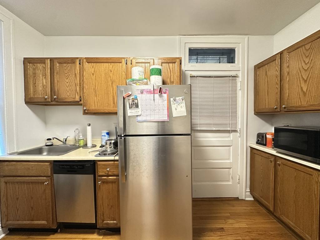 Apartment for rent at 1911 Larchmont #B3, Chicago, IL 60613