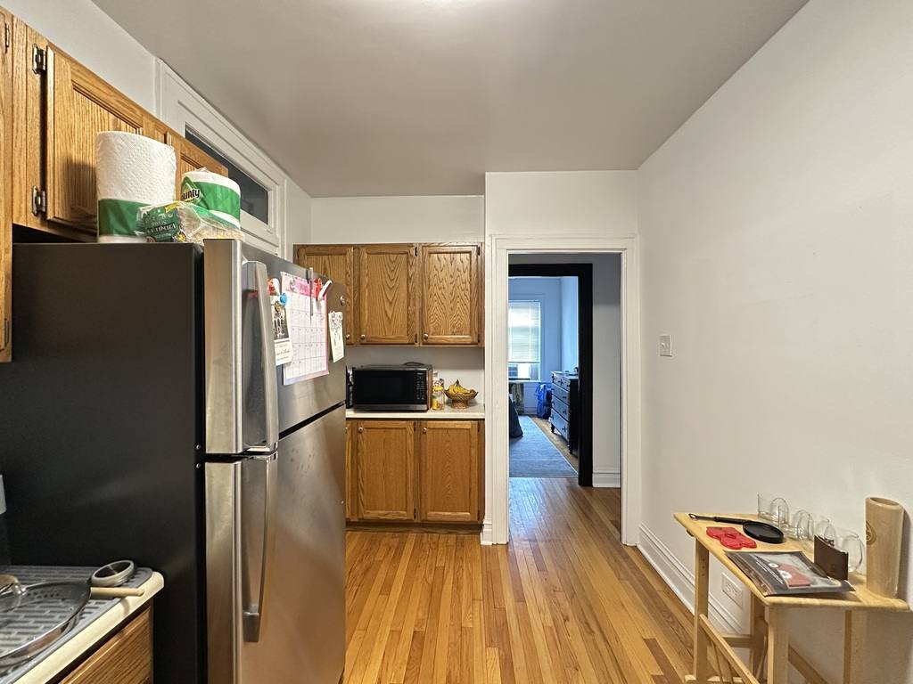 Apartment for rent at 1911 Larchmont #B3, Chicago, IL 60613