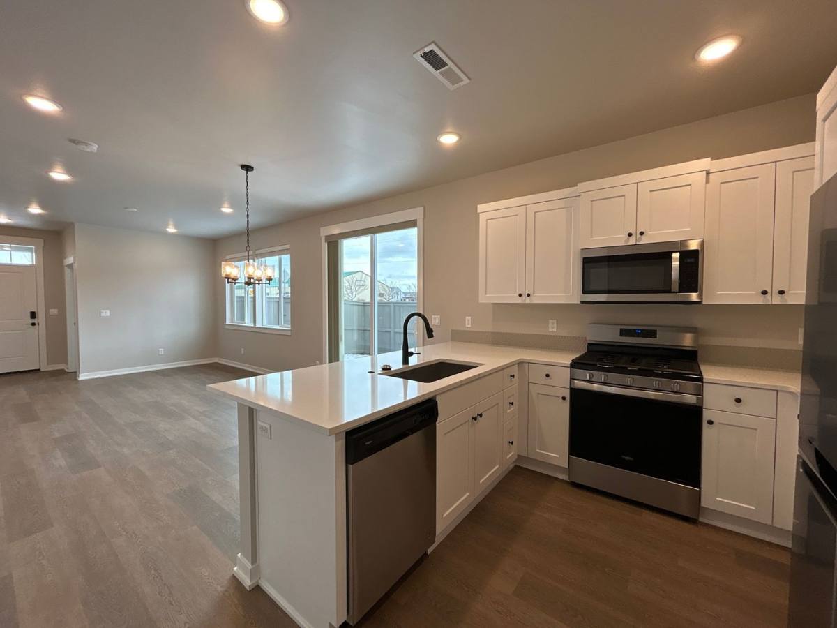 Townhouse for rent at 20656 SE Iron Horse Lane, Bend, OR 97702